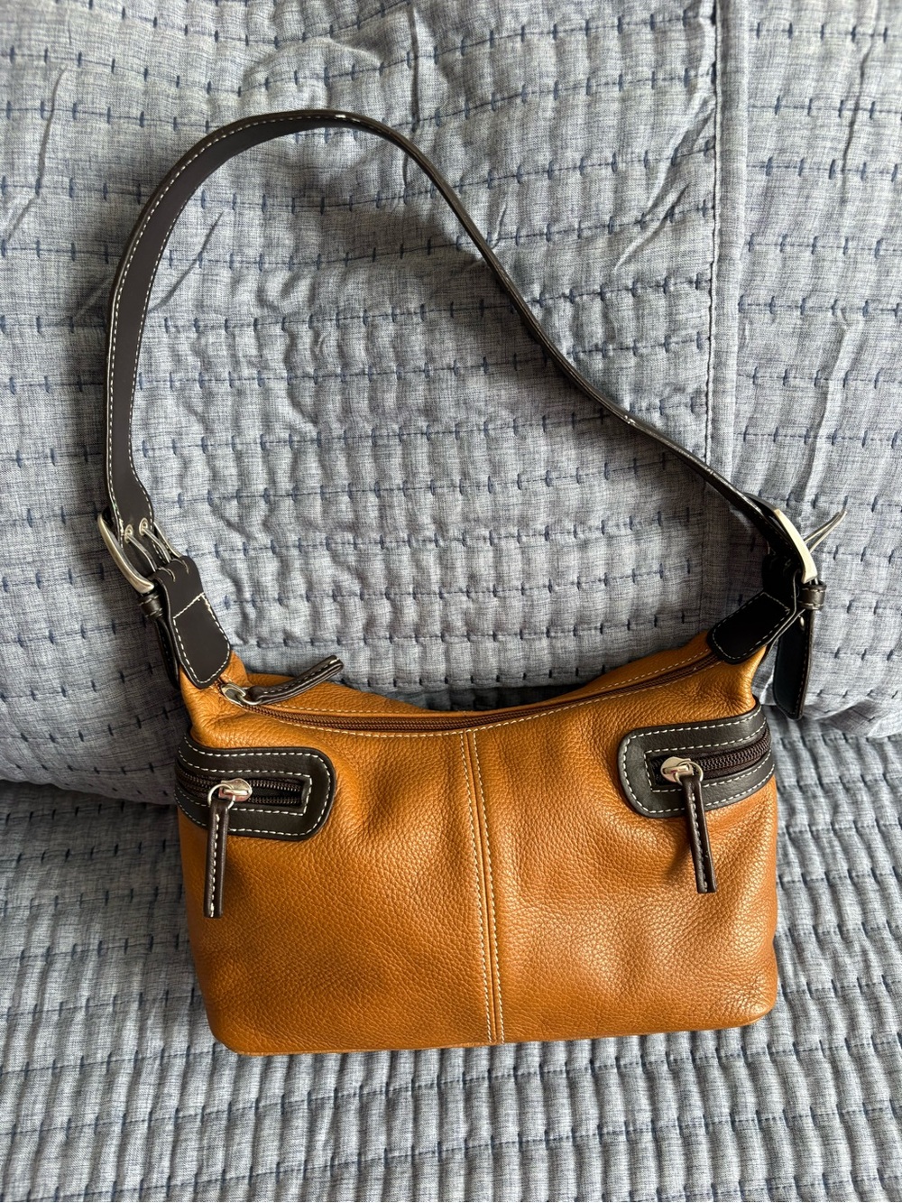 Women's Tan Leather Shoulder Bag with Dark Brown Trim